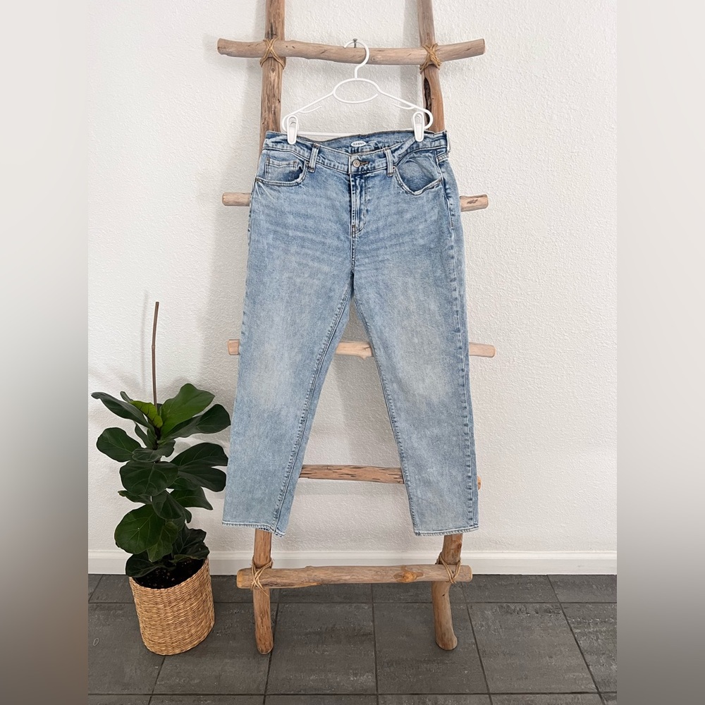 Old Navy Mid-Rise Boyfriend Jeans